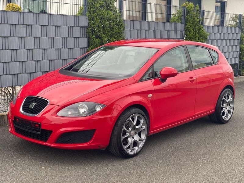 Rot Gebraucht 2009 Seat Leon Limousine | 2.680 € (Etwas zu teuer) - Bild 1/4