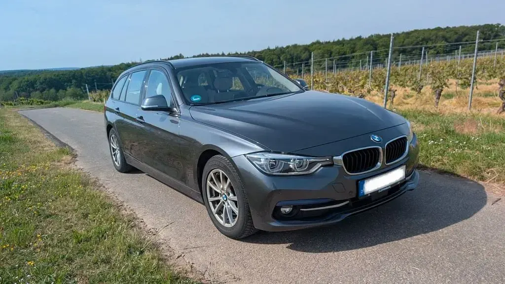 Gebraucht BMW 320 190 PS (139 kW) 2019 Grau Limousine