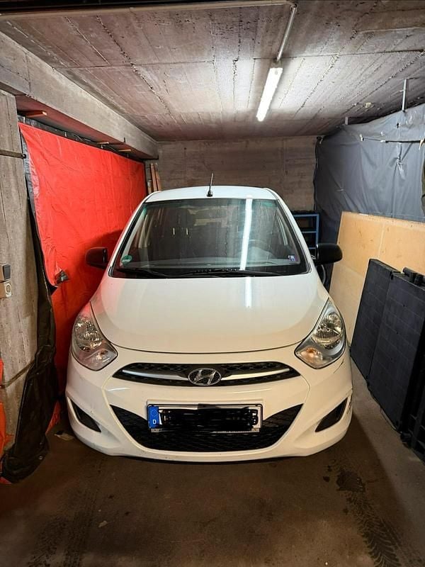 Gebraucht Hyundai i10 69 PS (50 kW) 2011 Weiß Kleinwagen