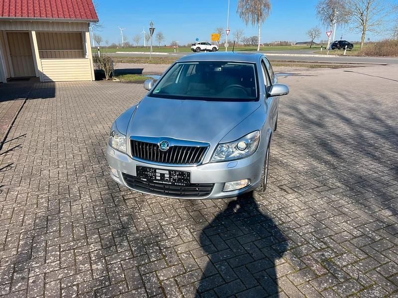 Gebraucht Skoda Octavia 140 PS (102 kW) 2012 Grau Limousine