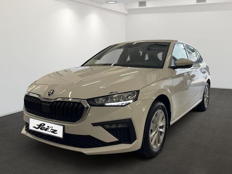 Gebraucht Skoda Scala Selection 116 PS (85 kW) 2025 Candy weiss Kleinwagen