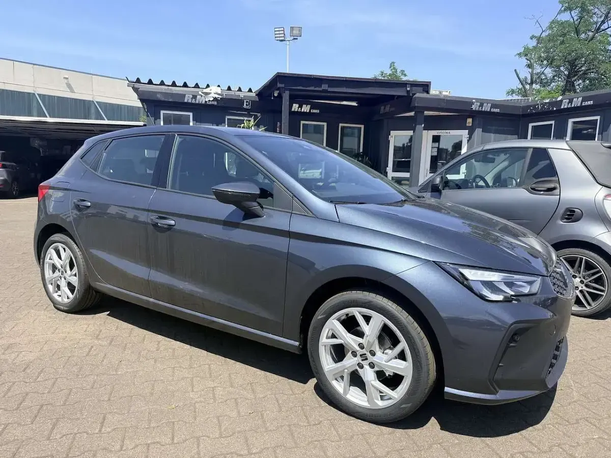 Neu Seat Ibiza Style 95 PS (69 kW) 2026 Grau Kleinwagen