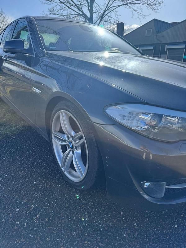 Gebraucht BMW 530 245 PS (180 kW) 2010 Schwarz Limousine
