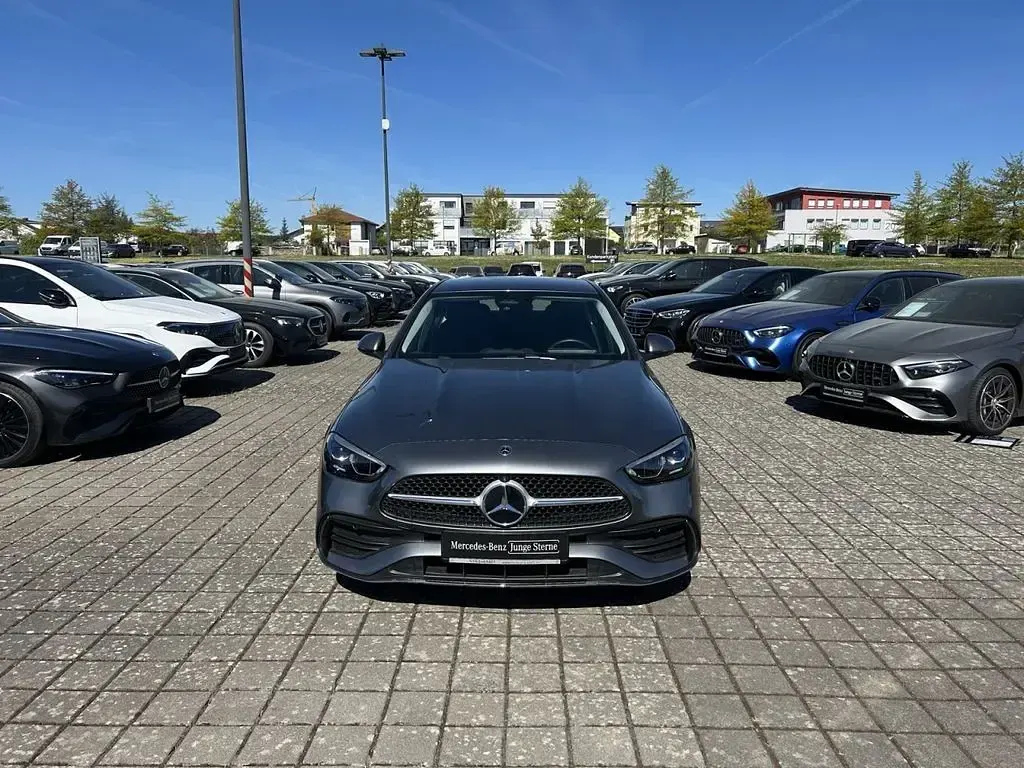 Gebraucht Mercedes C300e AMG 204 PS (150 kW) 2025 Metalliclack selenitgrau Limousine
