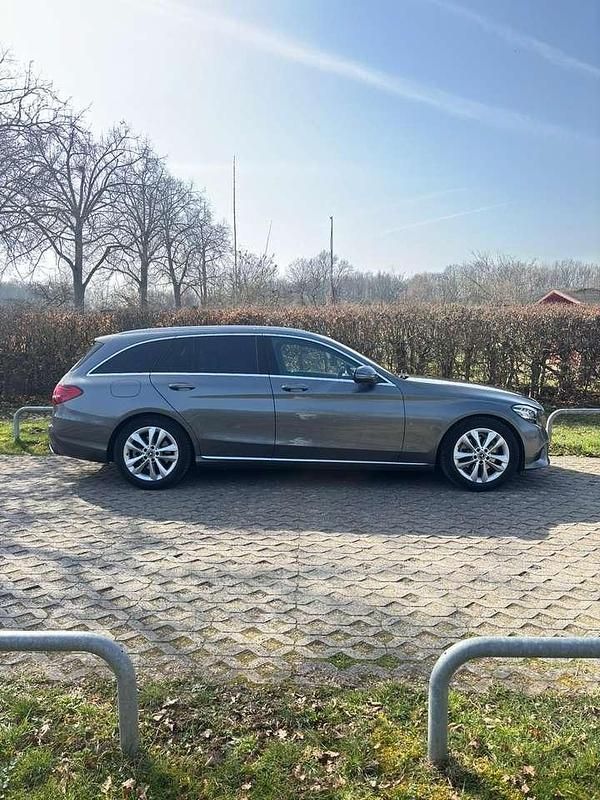 Gebraucht Mercedes C200 150 PS (110 kW) 2018 Grau Kombi