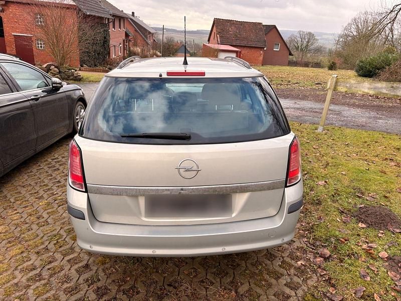 Gebraucht Opel Astra 106 PS (77 kW) 2004 Silber Limousine