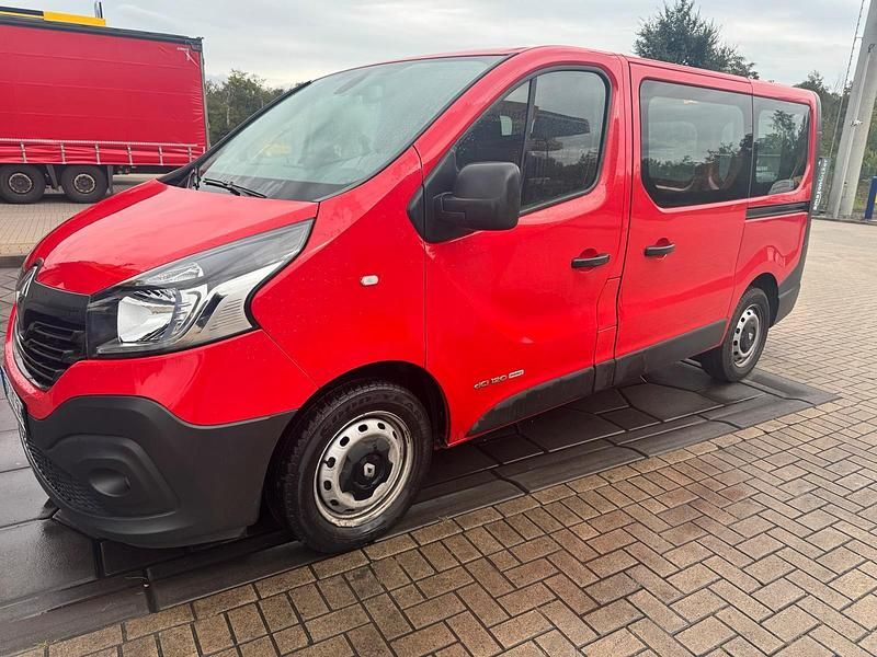 Rot Gebraucht 2016 Renault Traffic Limousine | 7.300 € (Guter Preis) - Bild 1/4