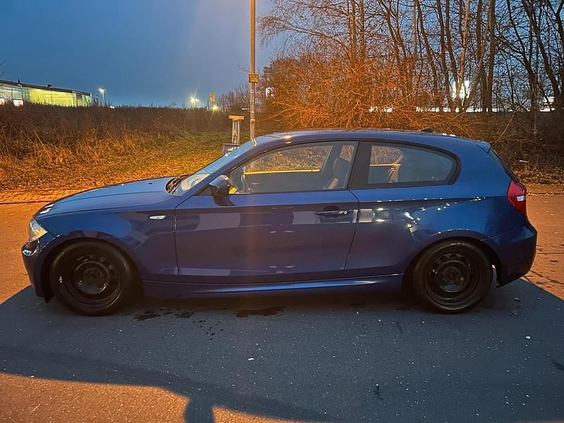 Gebraucht BMW 116 M Sport 116 PS (85 kW) 2011 Blau Kleinwagen
