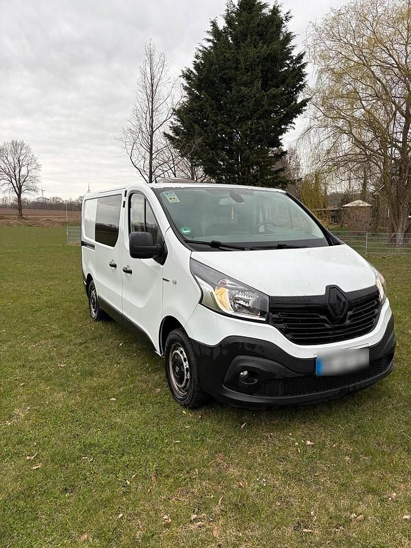Second-hand Renault Trafic 2015 Alb Monovolum