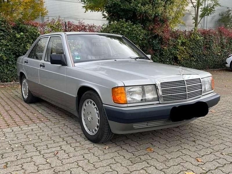 Silber Gebraucht 1990 Mercedes 190 Limousine | 5.200 € - Bild 1/4