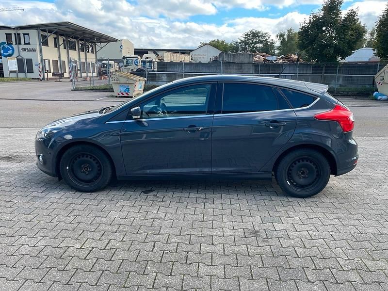 Usata Ford Focus 150 CV (110 kW) 2011 Grigio Berlina