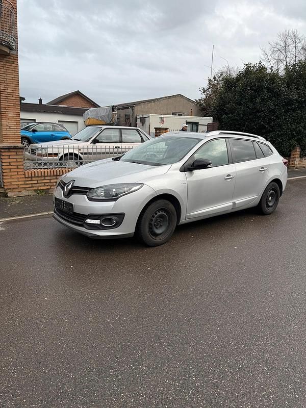 Gebraucht Renault Mégane GrandTour LIMITED 110 PS (80 kW) 2016 Grau Kombi