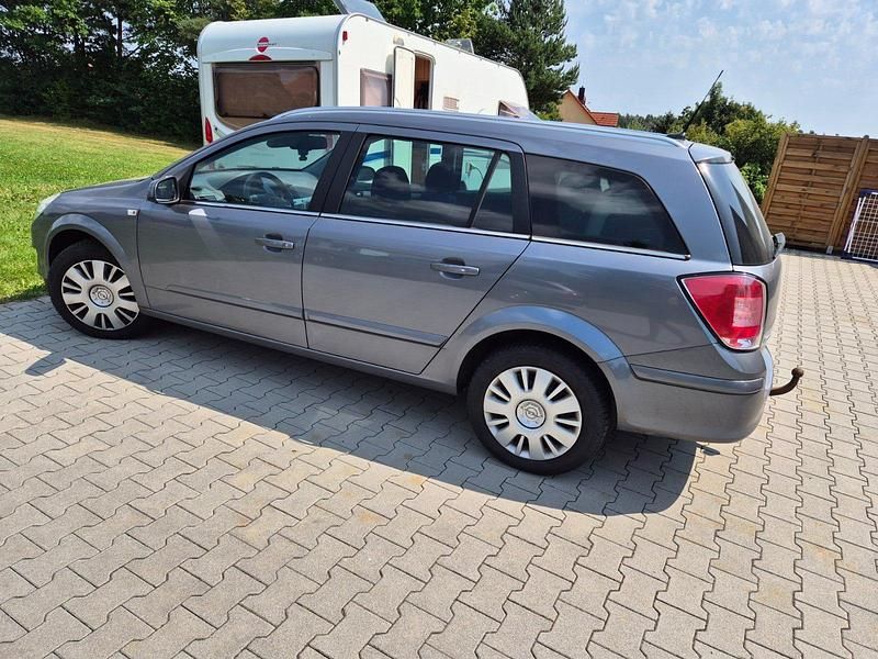 Gebraucht 2008 Opel Astra Kombi | 1.450 € (Guter Preis) - Bild 1/3