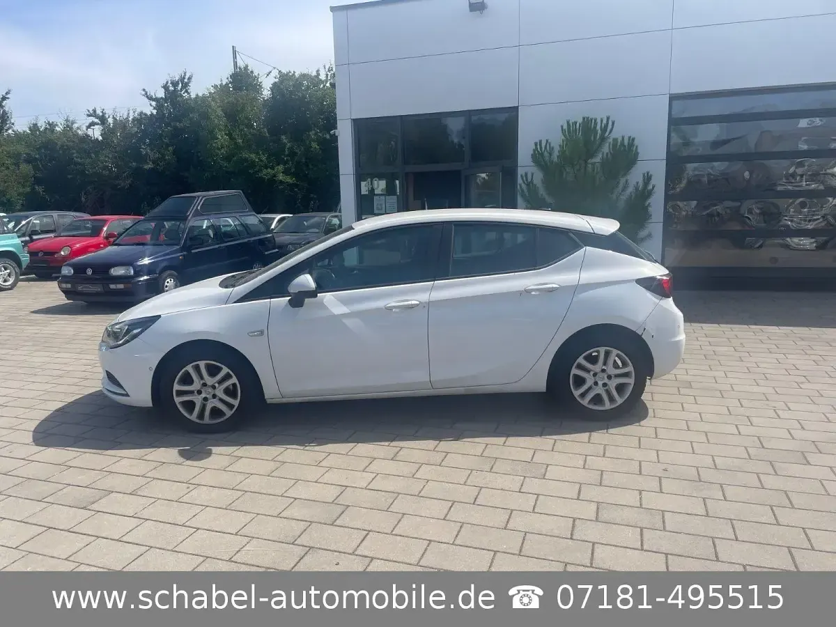 Gebraucht Opel Astra Edition 110 PS (80 kW) 2015 Weiß Limousine