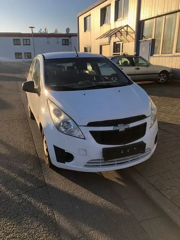 Gebraucht Chevrolet Spark LS 68 PS (50 kW) 2010 Weiß Kleinwagen