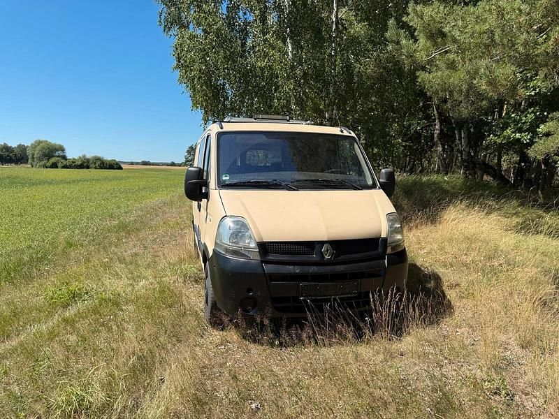 Braun Gebraucht 2005 Renault Master Van / Kleinbus | 10.500 € - Bild 1/4