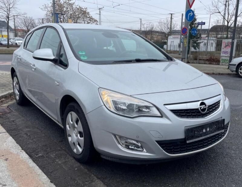 Gebraucht Opel Astra Cosmo 116 PS (85 kW) 2010 Grau Limousine