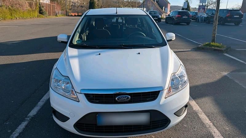 Gebraucht Ford Focus 101 PS (74 kW) 2009 Weiß Kombi
