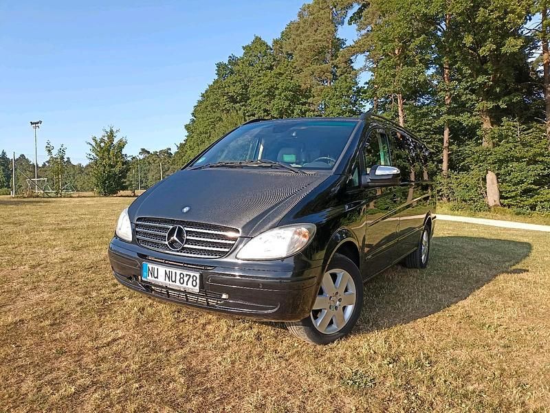 Schwarz Gebraucht 2011 Mercedes Viano Edition Van / Kleinbus | 10.500 € (Fairer Preis) - Bild 1/4
