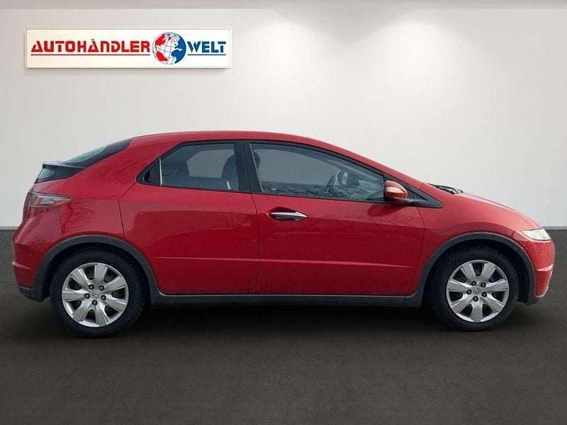 Gebraucht Honda Civic Comfort 99 PS (72 kW) 2011 Rot Limousine