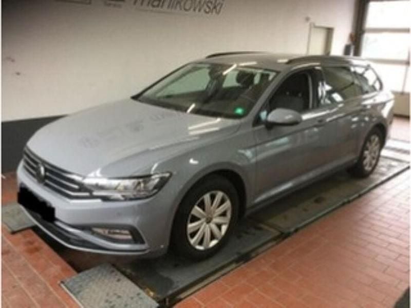 Gebraucht VW Passat Business 150 PS (110 kW) 2023 Grau Kombi