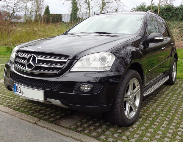Gebraucht Mercedes ML320 305 PS (224 kW) 2006 Schwarz metallic SUV