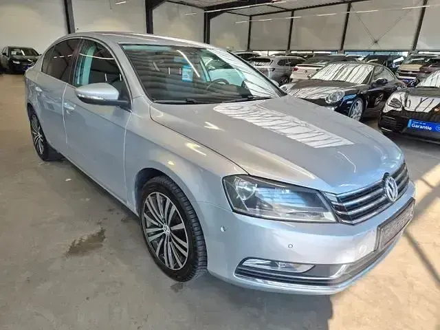 Gebraucht VW Passat Comfortline 160 PS (117 kW) 2011 Andere Limousine