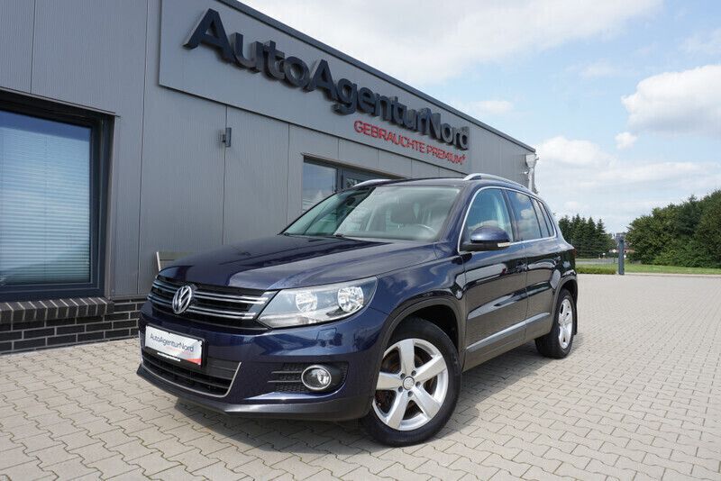 Blau Gebraucht 2015 VW Tiguan Sportline SUV | 13.950 € (Fairer Preis) - Bild 1/4