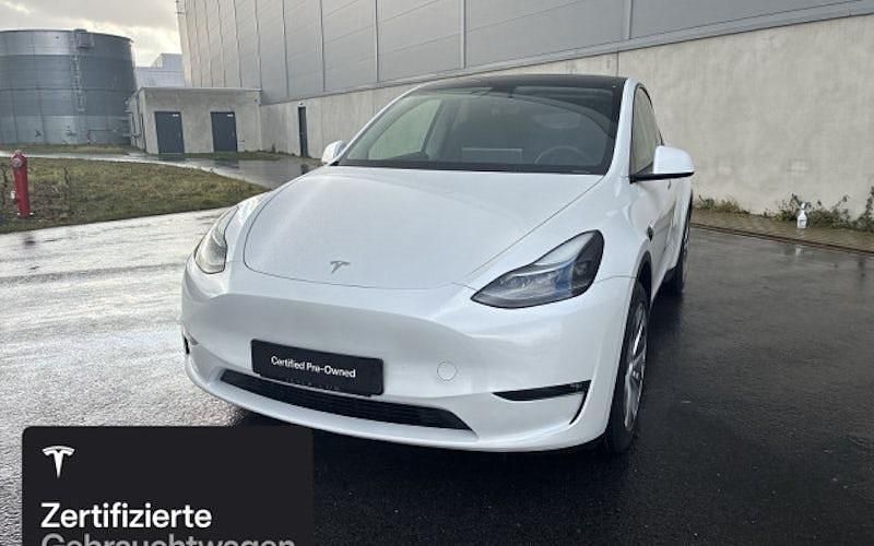 Gebraucht Tesla Model Y 273 kW (372 PS) 2023 Weiß SUV