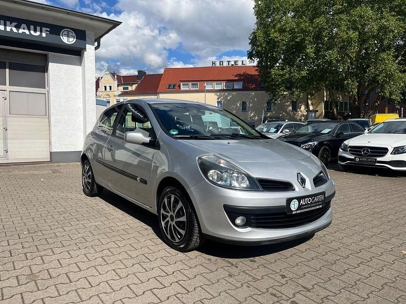 Silber Gebraucht 2008 Renault Clio III Dynamique Kleinwagen | 6.450 € (Etwas zu teuer) - Bild 1/4