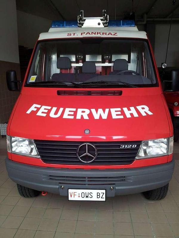Rot Gebraucht 1997 Mercedes Sprinter Van | 27.500 € - Bild 1/4