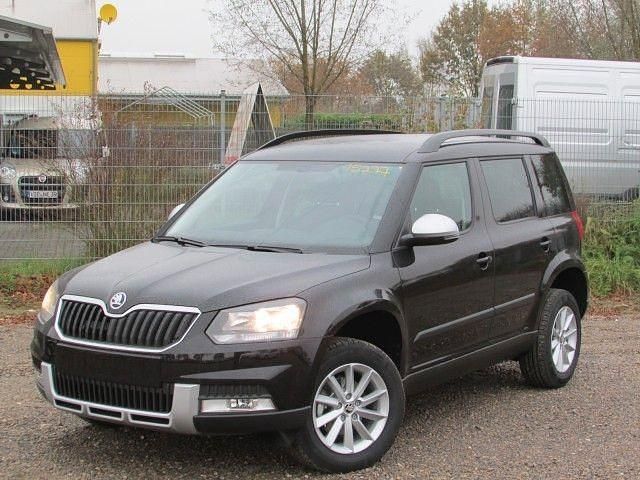 Schwarz Gebraucht 2015 Skoda Yeti Ambition SUV | 18.900 € - Bild 1/4