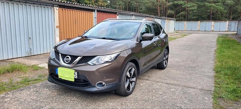 Braun Gebraucht 2015 Nissan Qashqai 360º SUV | 10.000 € (Guter Preis) - Bild 1/4
