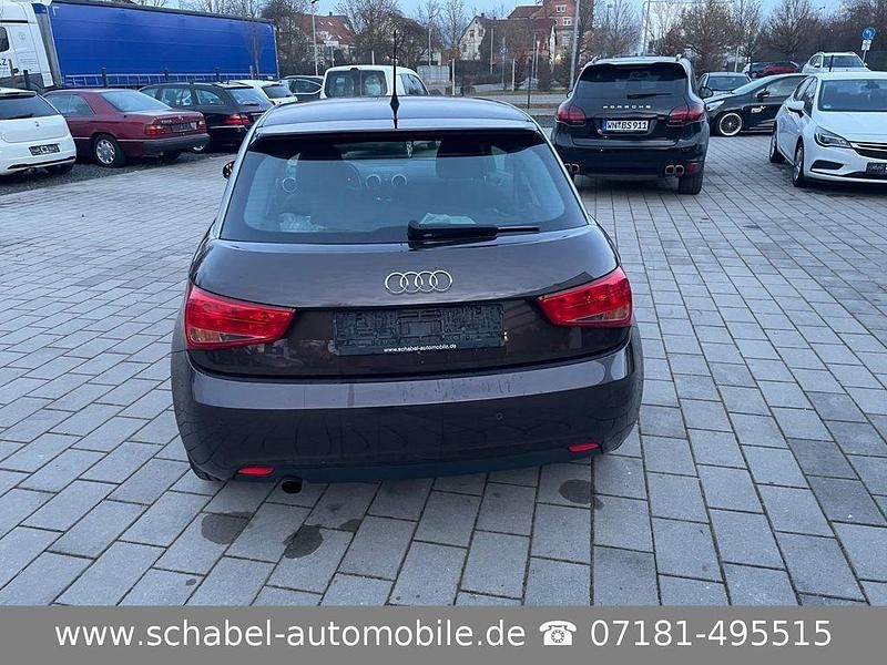 Gebraucht Audi A1 Attraction 86 PS (63 kW) 2011 Braun Kleinwagen