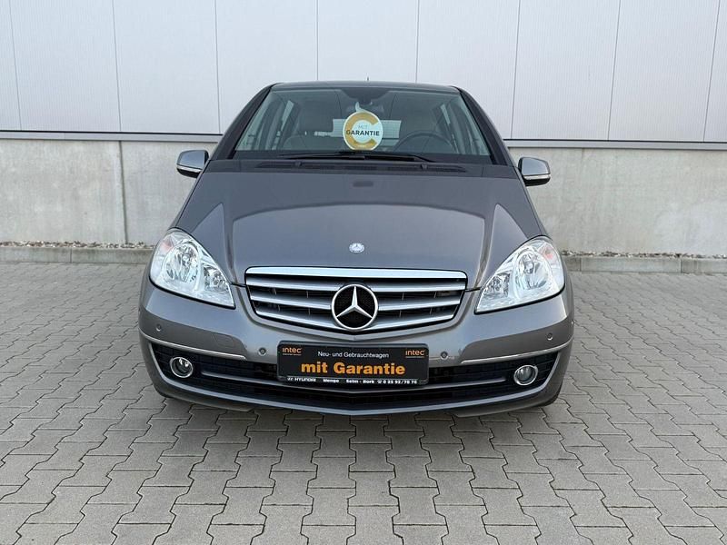 Gebraucht Mercedes A180 116 PS (85 kW) 2009 Grau Kleinwagen