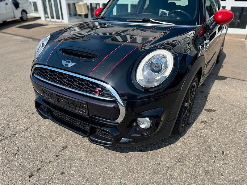 Używany Mini John Cooper Works 211 KM (155 kW) 2018 Czarny Hatchback