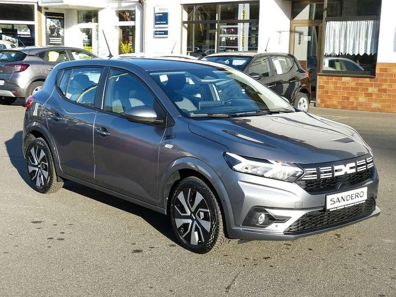 Gebraucht Dacia Sandero Expression 91 PS (66 kW) 2025 Grau Limousine