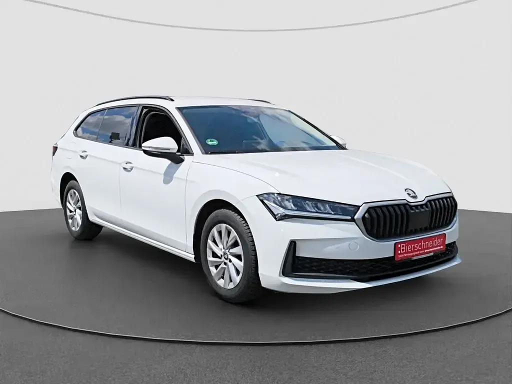Gebraucht Skoda Superb Essence 150 PS (110 kW) 2025 Weiss Kombi