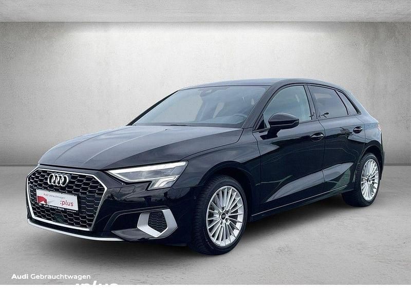 Brillantschwarz Gebraucht 2021 Audi A3 Ambiente Limousine | 21.380 € (Fairer Preis) - Bild 1/4