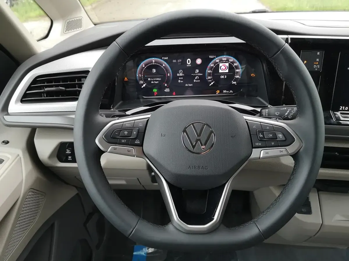 Neu VW California Beach 150 PS (110 kW) 2026 Copperbronze metallic Van
