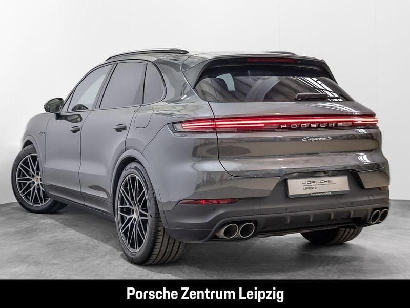 Usata Porsche Cayenne S E-Hybrid 519 CV (381 kW) 2024 Grigio SUV