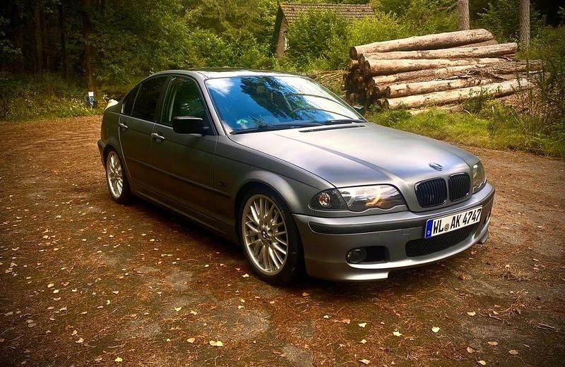 Grau Gebraucht 1999 BMW 323 Performance Limousine | 13.400 € - Bild 1/4