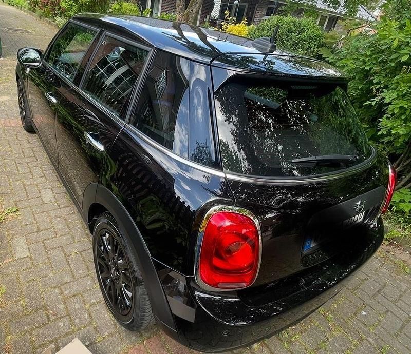 Usado Mini ONE 102 CV (75 kW) 2020 Negro Utilitario