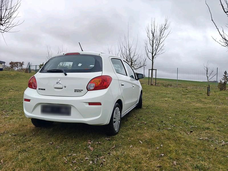 Gebraucht Mitsubishi Space Star 70 PS (51 kW) 2018 Weiß Kleinwagen