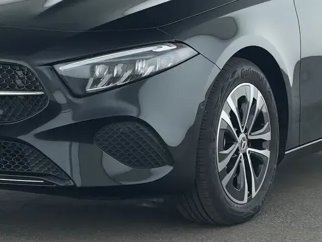 Gebraucht Mercedes A180 Advanced 136 PS (100 kW) 2025 Schwarz Limousine