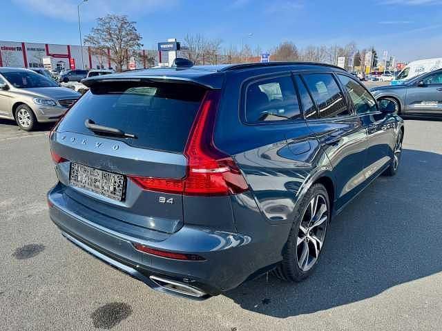 Gebraucht Volvo V60 145 PS (106 kW) 2022 Kombi