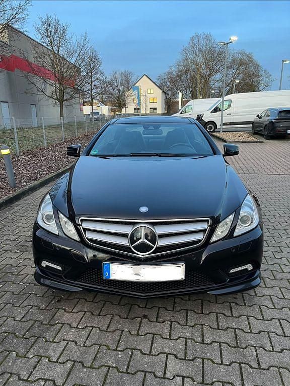 Gebraucht Mercedes E350 231 PS (169 kW) 2011 Schwarz Coupé