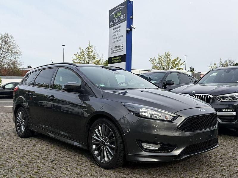 Usata Ford Focus ST-Line 140 CV (102 kW) 2018 Grigio Berlina