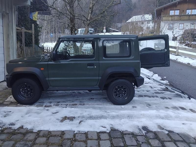 Gebraucht Suzuki Jimny 102 PS (75 kW) 2023 Grün SUV