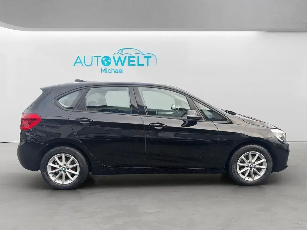 Gebraucht BMW 218 Active Tourer Basis 136 PS (100 kW) 2016 Schwarz Van / Kleinbus